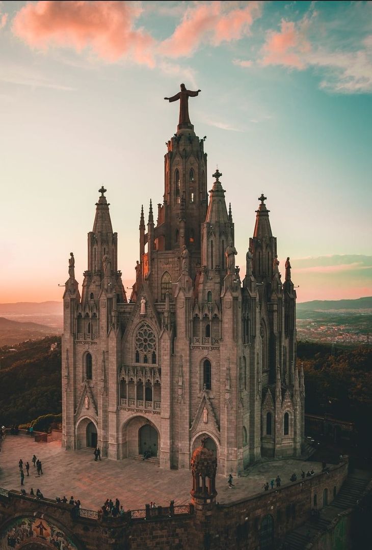 GALLERY Il Napoli pesca il Barcellona agli ottavi: gli scatti della città spagnola - immagine 8