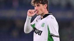 VIDEO / DAZN: Pinamonti batte il rigore, la reazione di Grosso fa sorridere