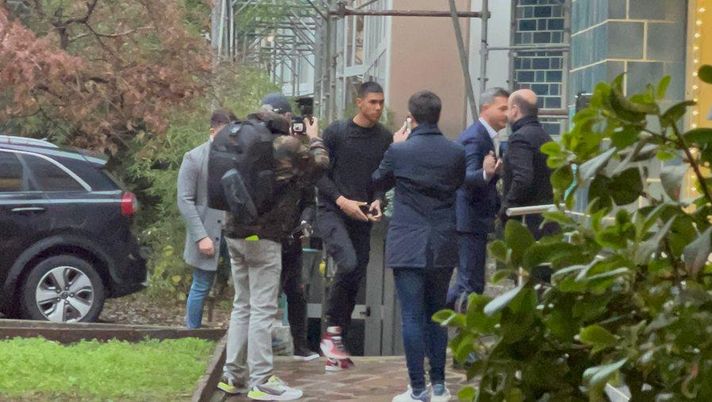 ? FOTO – Milan, Vasquez è arrivato in Italia: visite mediche e poi la firma sul contratto ? FOTO – Milan, Vasquez è arrivato in Italia: visite mediche e poi la firma sul contratto - immagine 1