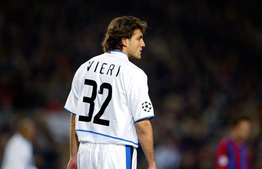 Christian Vieri durante il match di Champions League 02/03, Barcelona - Inter (Foto di Andreas Rentz/Bongarts/Getty Images) Inter-Lazio: storia di un gemellaggio tra curve e contraddizioni- immagine 3