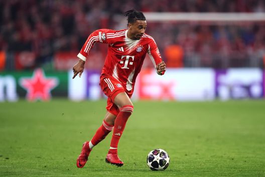 Bayern Monaco, Olise sotto accusa per lo strano atteggiamento durante i festeggiamenti- immagine 2