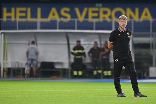 VERONA, ITALY - SEPTEMBER 18: Marco Baroni, Head Coach of Hellas Verona, looks on prior to the Serie A TIM match between Hellas Verona FC and Bologna FC at Stadio Marcantonio Bentegodi on September 18, 2023 in Verona, Italy. (Photo by Alessandro Sabattini/Getty Images) Spiazzi (Hellas1903): “Verona attacco spuntato. Tameze? Quella volta da punta…”- immagine 2