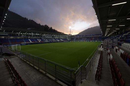 Eibar, nel mirino i balconi dei palazzi dietro lo stadio: previste multe per i residenti- immagine 2