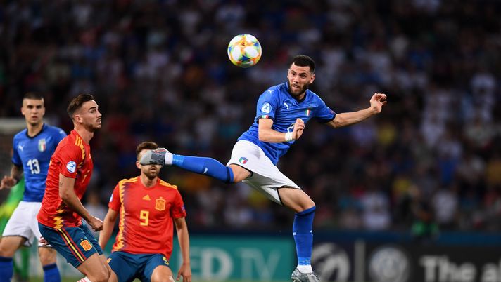 BOLOGNA, ITALY - JUNE 16: Arturo Calabresi of Italy in action during the 2019 UEFA U-21 Group A match between Italy and Spain at Renato Dall'Ara stadium on June 16, 2019 in Bologna, Italy. (Photo by Claudio Villa/Getty Images) Pisa
