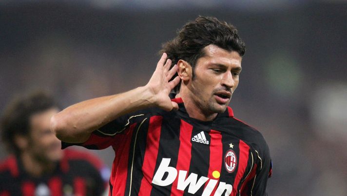 GENOVA, ITALY - OCTOBER 14: Kakha Kaladze #4 of Milan celebrates scoring during the Serie A match between Sampdoria and AC Milan at Luigi Ferraris stadium on October 14, 2006 in Genova, Italy. (Photo credit by Newpress/Getty Images) Kvara kaladze