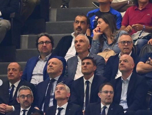 Inter-Cagliari, in tribuna Infantino: “Un piacere incontrare Zanetti e Lautaro”- immagine 2