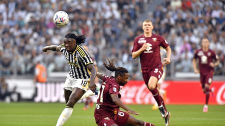 TURIN, ITALY - OCTOBER 07: Moise Kean of Juventus battles for the ball with Adrien Tameze of Torino FC during the Serie A TIM match between Juventus and Torino FC at Allianz Stadium on October 07, 2023 in Turin, Italy. (Photo by Filippo Alfero - Juventus FC/Juventus FC via Getty Images)