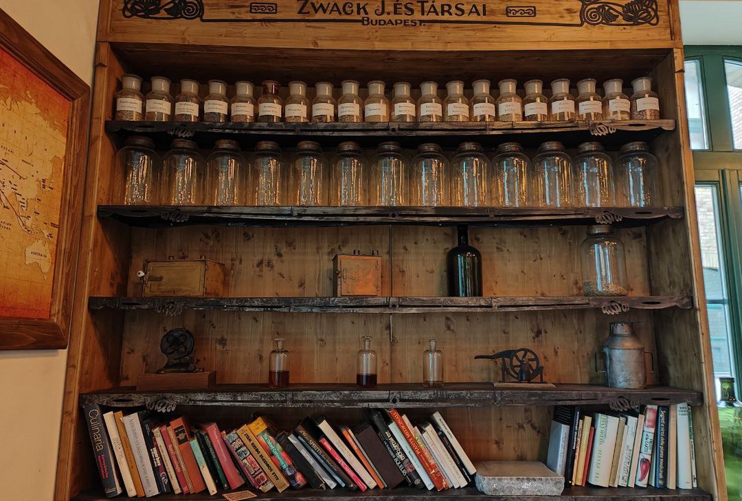 GALLERY VN – Lo stabilimento dell’Unicum: dove il proprietario è tifoso viola - immagine 18