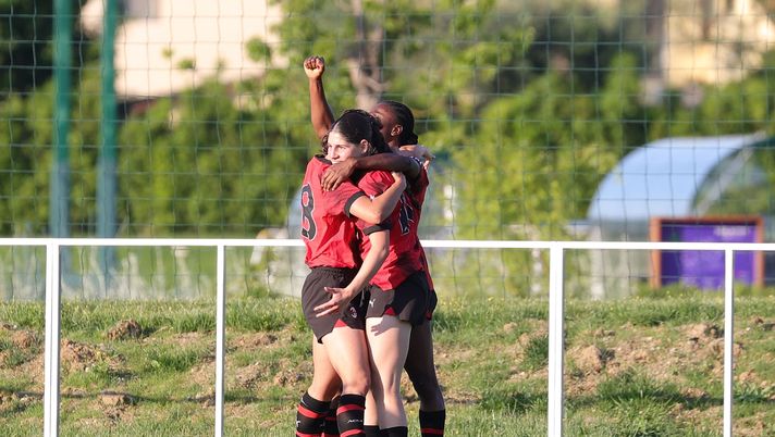 FLORENCE, ITALY - MAY 11: Sara Stokic of AC Milan U19 Women celebrates after scoring a goal during the Primavera 1 Final match between Sassuolo U19 and AC Milan U19 on May 11, 2024 in Florence, Italy. (Photo by Gabriele Maltinti/Getty Images) Settore giovanile: weekend pazzesco per il Milan, i risultati - immagine 1