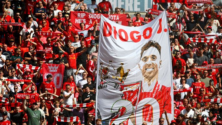 Il Liverpool non dimentica Diogo Jota: l’omaggio prima del Community Shield LA FOTO - immagine 1