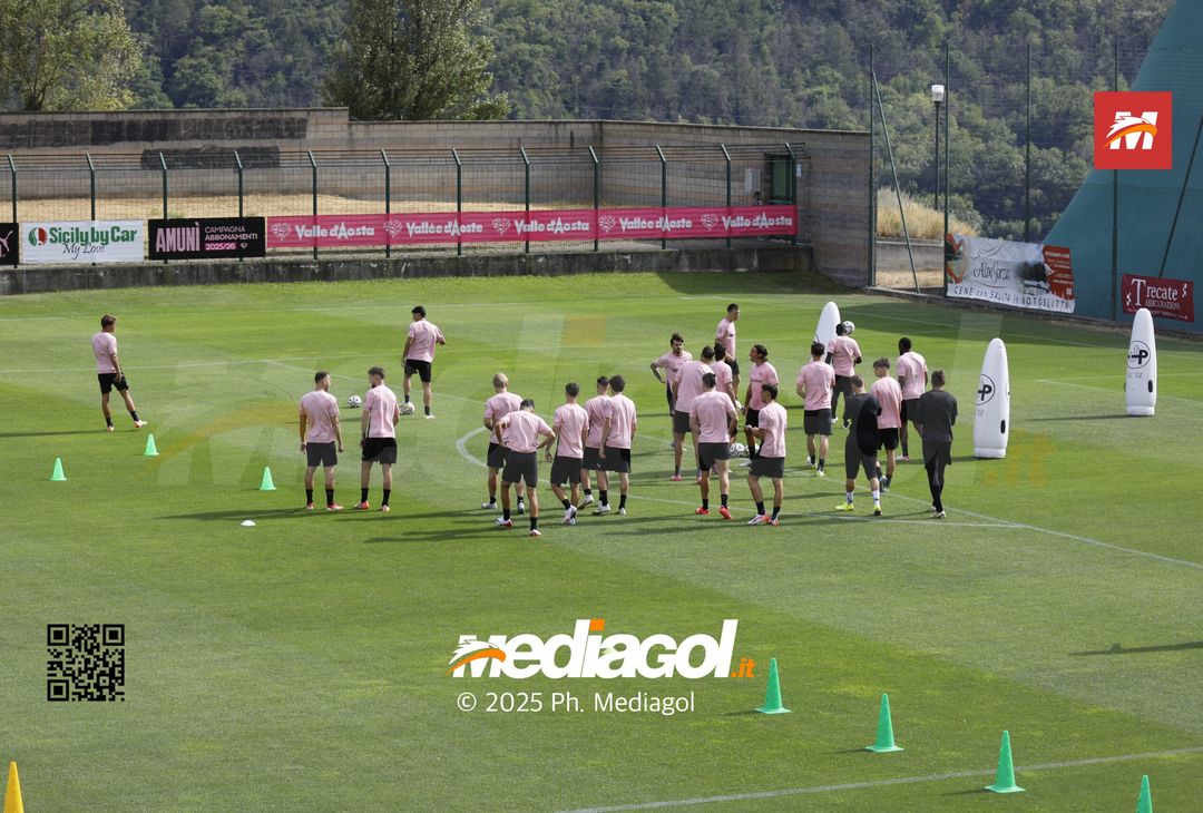 FOTO, Ritiro Palermo FC: la gallery del primo giorno di allenamenti a Chatillon - immagine 4