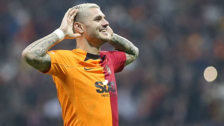 ISTANBUL, TURKEY - JANUARY 21: Mauro Icardi of Galatasaray celebrates after scoring his team's first goal during the Super Lig match between Galatasaray and Antalyaspor at NEF Stadyumu on January 21, 2023 in Istanbul, Turkey. (Photo by Ahmad Mora/Getty Images)