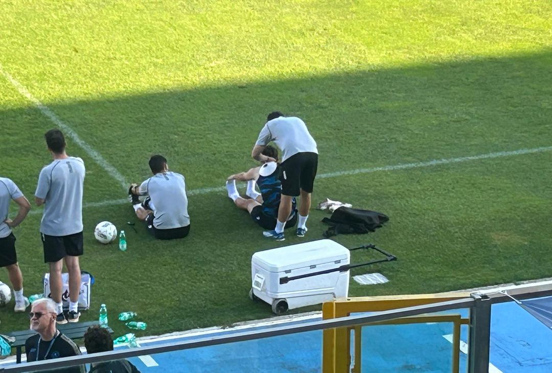 GALLERY Kvara osserva i compagni, solo stretching per il georgiano - immagine 3