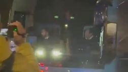 Napoli-Eintracht, arriva il pullman degli azzurri: l’ovazione dei tifosi