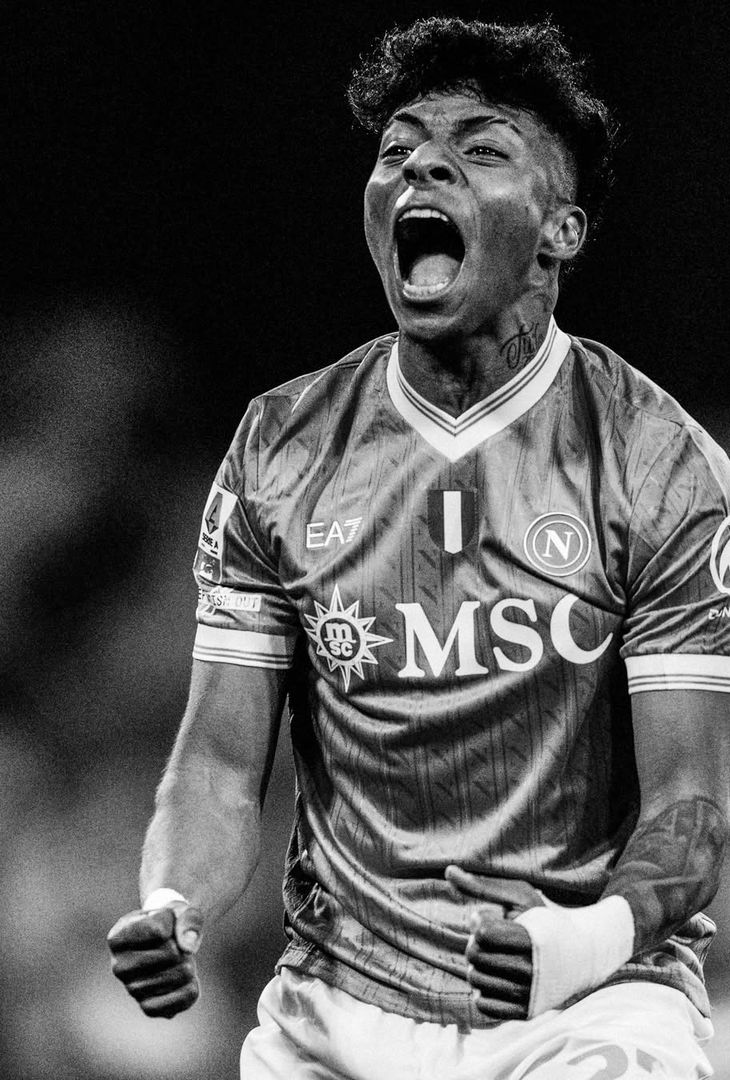 Ritorni, stelle ai i box ed esultanze: i suggestivi scatti di Napoli-Lecce – LE FOTO - immagine 21