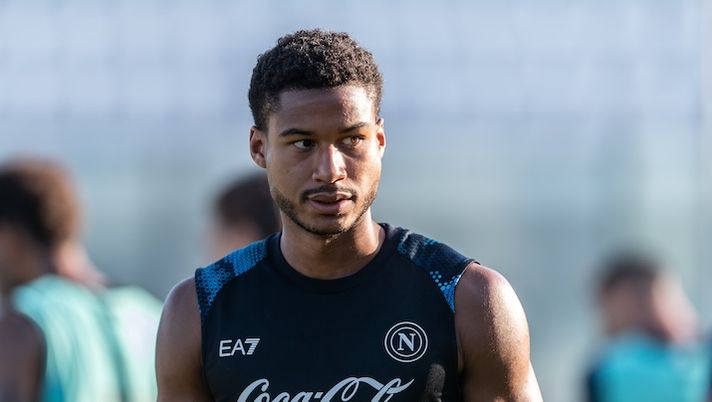 CASTEL DI SANGRO, ITALY - AUGUST 07: SSC Napoli Player Jens Cajuste attends the afternoon training on August 07, 2024 in Castel di Sangro, Italy. (Photo by SSC NAPOLI/SSC NAPOLI via Getty Images) INFO SOS – Colpo di scena per Cajuste: rischia di saltare col Brentford! Novità per Natan - immagine 1