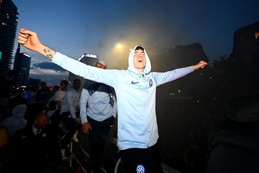 Getty Images Bocelli: “Tifo Inter dalla prima stella, il calcio è cambiato. Ho parlato con Bastoni e…”- immagine 3