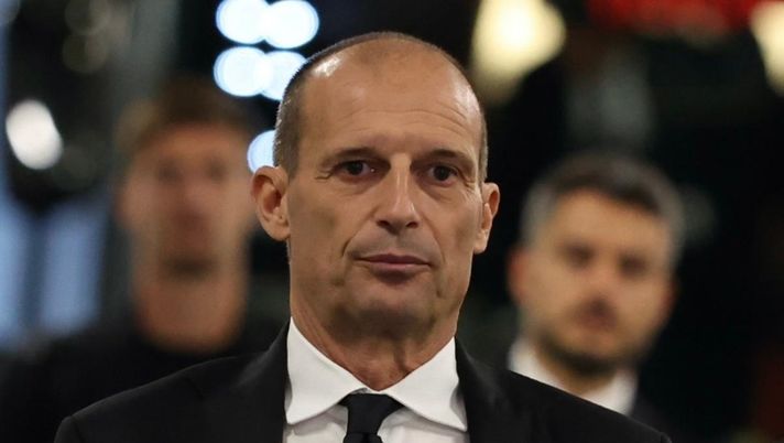 Juventus-Milan, applausi e striscione per Allegri da parte del pubblico bianconero