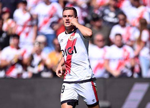 Jorge de Frutos, attaccante del Rayo Vallecano. (Foto di Denis Doyle/Getty Images) Atletico Madrid-Rayo Vallecano, un derby per la svolta: il pronostico di DDD- immagine 3