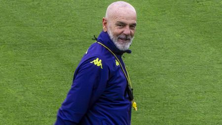 GERMOGLI PH: 22 OTTOBRE 2025 BAGNO A RIPOLI AL VIOLA PARK SI E' SVOLTA LA RIFINITURA DELLA FIORENTINA IN VISTA DELLA PARTITA DI CONFERENCE LEAGUE CONTRO IL RAPI VIENNA NELLA FOTO MISTER STEFANO PIOLI Pioli