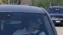 Caprile si ferma con i tifosi all’uscita di Castel Volturno: foto e autografi per lui