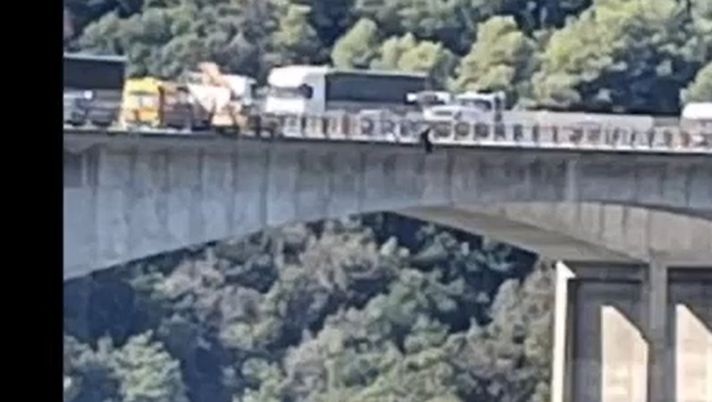 Nizza, pericolo scampato per Beka Beka. Il calciatore salvato dai vigili del fuoco Nizza