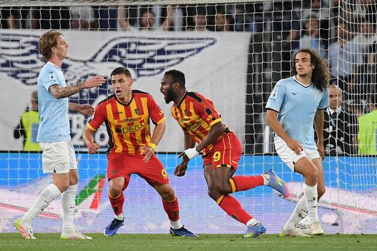 ROMA, ITALIA - MAGGIO 25: Lassana Coulibaly, centrocampista del Lecce, autore del gol salvezza. (Foto di Marco Rosi - SS Lazio/Getty Images) Lecce, top e flop della Serie A 2024/2025: Coulibaly cambia il destino dei salentini- immagine 7