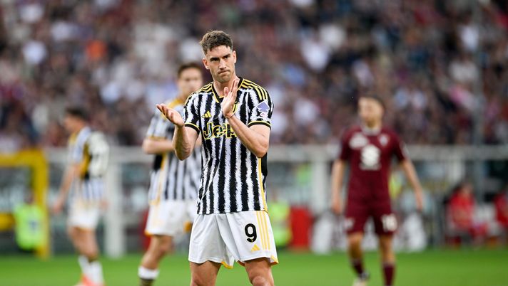TURIN, ITALY - APRIL 13: Dusan Vlahovic of Juventus during the Serie A TIM match between Torino FC and Juventus at Stadio Olimpico di Torino on April 13, 2024 in Turin, Italy. (Photo by Daniele Badolato - Juventus FC/Juventus FC via Getty Images) Juventus, due giocatori si allenano a parte in vista del derby - immagine 1