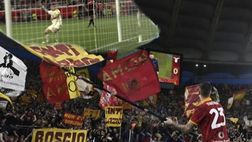 Roma, la bandiera anti-Lazio del derby si ritorce contro Mancini: ha cambiato colore…