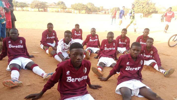 Divise del Toro ai bambini del Burkina Faso: così rivive un cuore granata - immagine 1