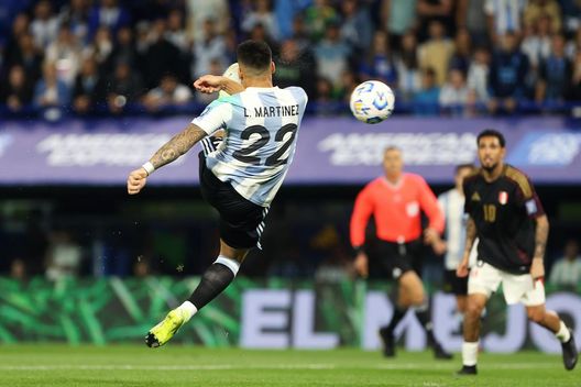 Lautaro Martinez come Maradona, ecco come ha reagito la moglie Agus al golazo del Toro- immagine 2