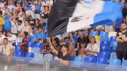 Maradona gremito, i tifosi cantano “La mano de Dios”: l’emozionante momento