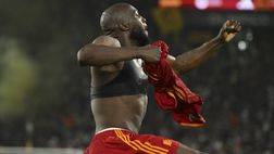 Roma capoccia. Lukaku di testa, Genoa battuto: la speranza Champions è viva