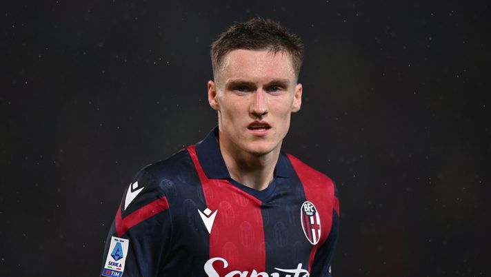 BOLOGNA, ITALY - MARCH 09: Michel Aebischer of Bologna FC looks on during the Serie A TIM match between Bologna FC and FC Internazionale - Serie A TIM at Stadio Renato Dall'Ara on March 09, 2024 in Bologna, Italy. (Photo by Alessandro Sabattini/Getty Images) (Photo by Alessandro Sabattini/Getty Images) Bologna, Aebischer va KO e rischia il match contro il Napoli: i tempi di recupero - immagine 1