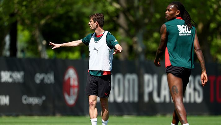 CAIRATE, ITALY - APRIL 16: Matteo Gabbia of AC Milan gestures during an AC Milan Training Session at Milanello on April 16, 2026 in Cairate, Italy. (Photo by Giuseppe Cottini/AC Milan via Getty Images) matteo-gabbia-gruppo-allegri-milan