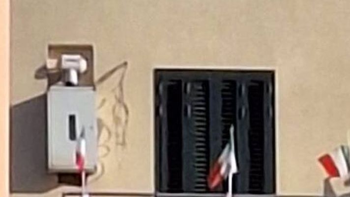 A Battipaglia spunta il balcone dello scudetto: l’orgoglio di un pensionato napoletano - immagine 1