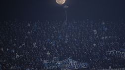 Tifosi del Racing bloccati nel settore ospiti per ore, Milito tuona: “È una follia”