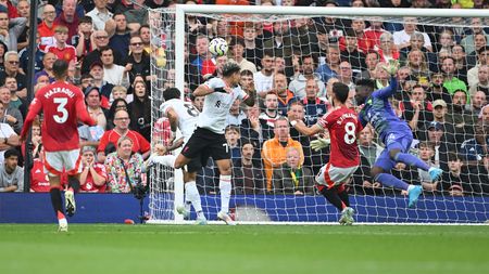 Luis Diaz, Liverpool, sigla una doppietta contro il Manchester United (Photo by Michael Regan/Getty Images) Luis Diaz, Liverpool