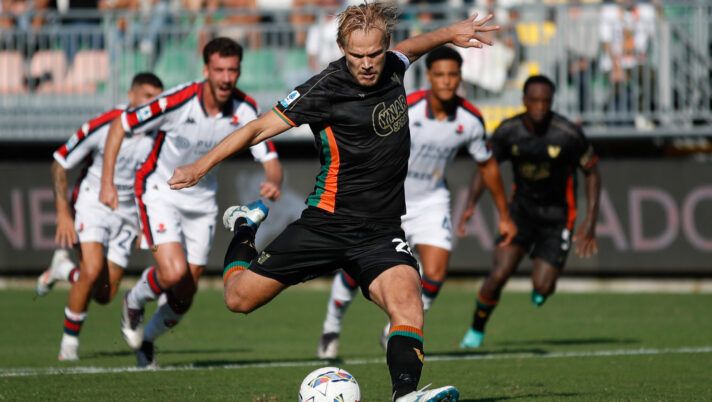 Venezia, Pohjanpalo tira il rigore contro il Genoa ma sbaglia: le ultime sulla gerarchia - immagine 1