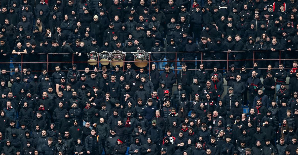 Milan Parma, Curva Sud e stadio in silenzio: cantano solo i tifosi ospiti