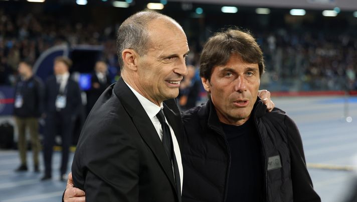 NAPLES, ITALY - APRIL 06: Massimiliano Allegri AC Milan greets Antonio Conte SSC Napoli head coach before the Serie A match between SSC Napoli and AC Milan at Stadio Diego Armando Maradona on April 06, 2026 in Naples, Italy. (Photo by Francesco Pecoraro/Getty Images) Post-Conte, Italiano al Napoli dipende da… Allegri! Sullo sfondo c’è Grosso – SI - immagine 1