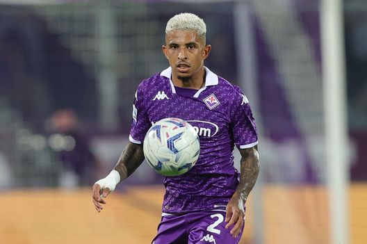 FLORENCE, ITALY - SEPTEMBER 17: Domilson Cordeiro dos Santos known as Dodo of ACF Fiorentina in action during the Serie A TIM match between ACF Fiorentina and Atalanta BC at Stadio Artemio Franchi on September 17, 2023 in Florence, Italy. (Photo by Gabriele Maltinti/Getty Images) Barone: “Rinnovo Nico lo volevamo tutti. Dodò? Non andremo a sostituirlo”- immagine 2