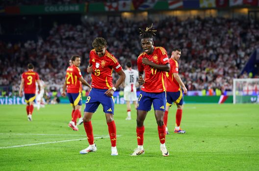 Nico Williams celebra con Lamine Yamal la rete contro la Georgia ad Euro 2024. I due potrebbe essere compagni la prossima stagione al Barcellona. (Photo by Alex Grimm/Getty Images) Portogallo-Spagna