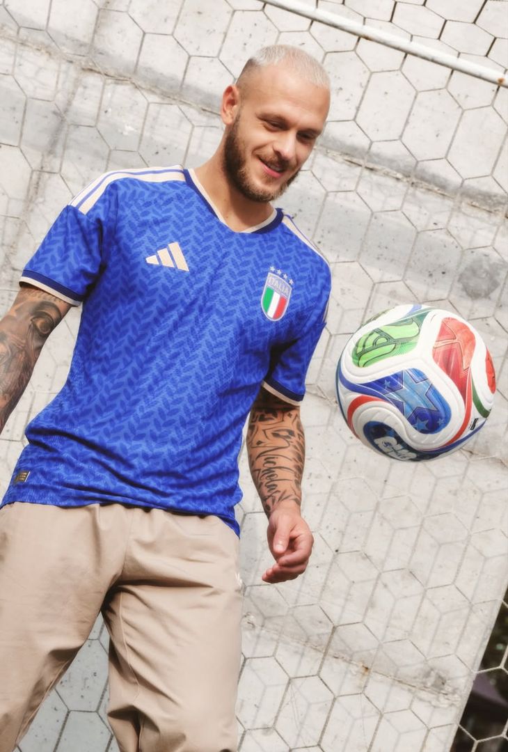 L’Italia presenta la nuova maglia: benvenuta Azzurra! –  LA FOTOGALLERY - immagine 7