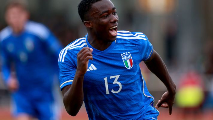 BREMEN, GERMANY - MARCH 22: Michael Olabode Kayode of Italy U19 celebrates after his team mate Niccolò Pisilli (not in the picture) of Italy U19 scored his teams first goal during the UEFA European Under-19 Championship Malta 2023 qualifying match between Germany and Italy at Weserstadion Platz 11 on March 22, 2023 in Bremen, Germany. (Photo by Martin Rose/Getty Images for DFB) Finale Euro Under 19, Portogallo-Italia 0-1: decide Kayode. Faticanti gioca 80′ - immagine 1