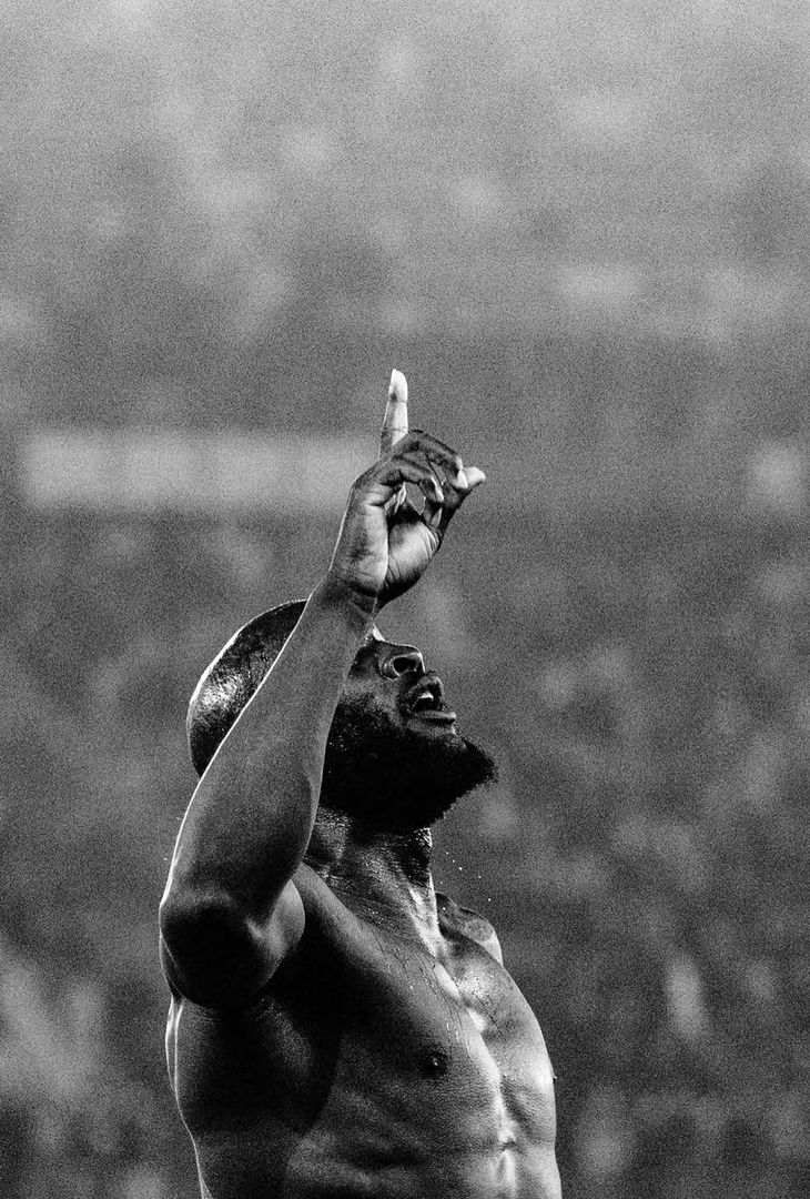 La frustrazione per il pareggio subito al primo tiro in porta e l'emozione di riuscire a portare i tre punti a casa a tempo scaduto: due facce della stessa medaglia che compongono il riassunto 'in bianco e nero' di Hellas Verona-Napoli realizzato dall'admin dell'account Instagram della compagine partenopea.