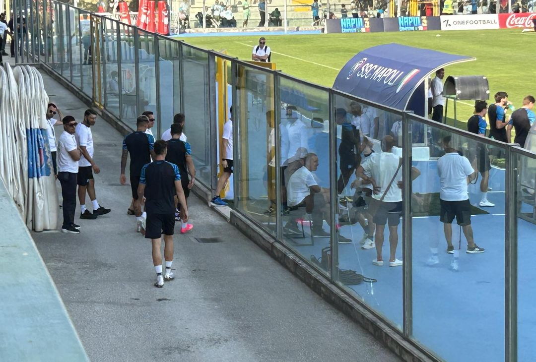 GALLERY Gli azzurri scendono in campo pronti per iniziare l’allenamento - immagine 2