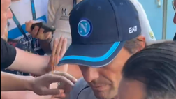 Conte in tribuna fra i tifosi, il mister non si sottrae all’affetto dei tifosi