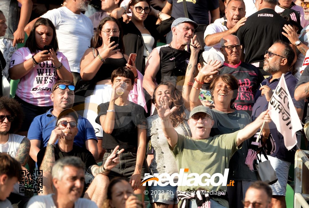 FOTOTIFO Palermo-Feralpisalò 3-0, gli scatti ai tifosi al “Renzo Barbera” (GALLERY) - immagine 65