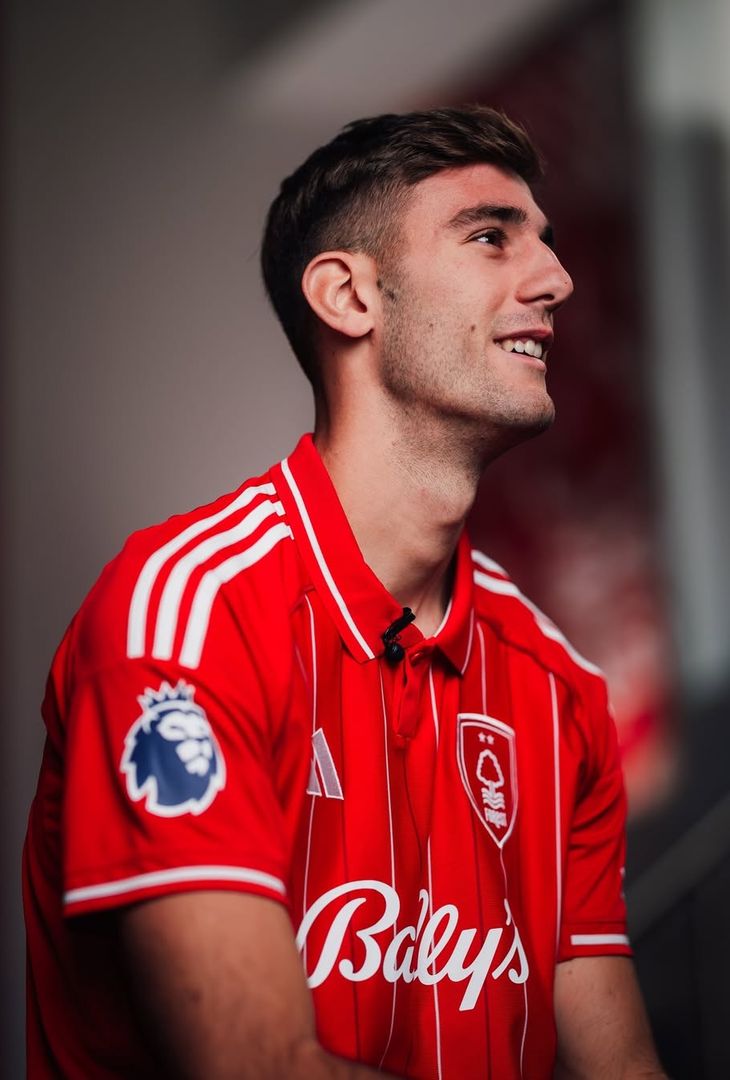 Lucca si trasferisce al Nottingham: i primi scatti con la nuova maglia! – LE FOTO - immagine 2